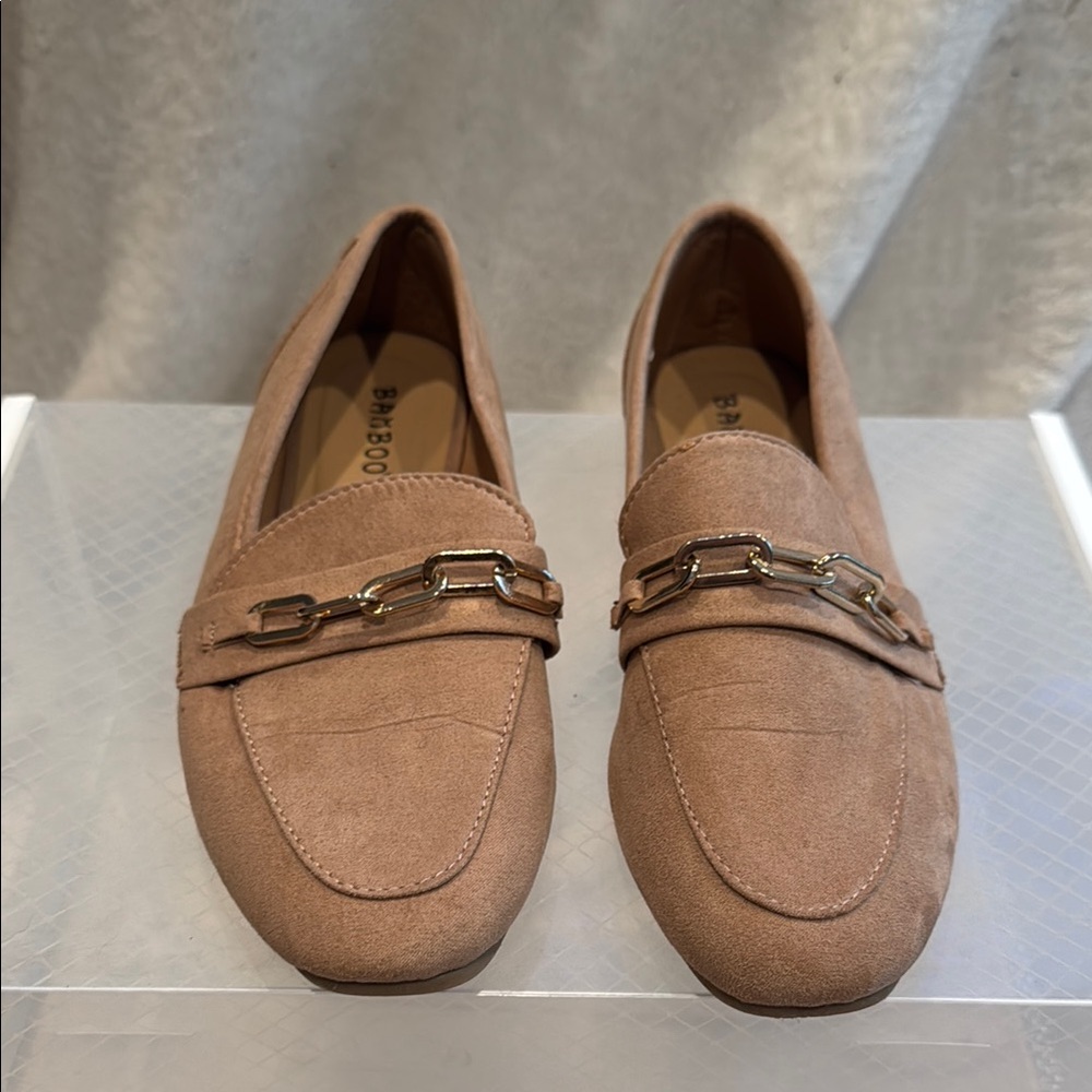 BAMBOO Tan Flats with Chain-Link Detail